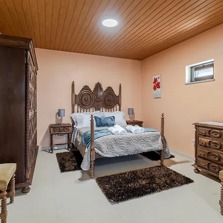 Casa Mourelo Local *