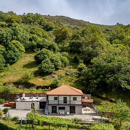 Casa Mourelo Local